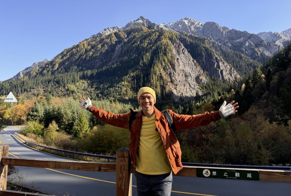 Me and Mountain in Virgin Forest (原始森林) - 3 Days 2 Nights in Jiuzhaigou & Huanglong - Leo Trails