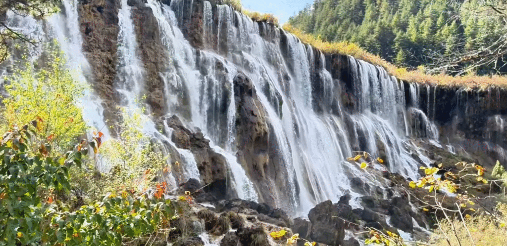 Waterfall in Nuòrìlǎng (诺日朗) - Jiuzhaigou Travel Guide: Magical Valley - Leo Trails