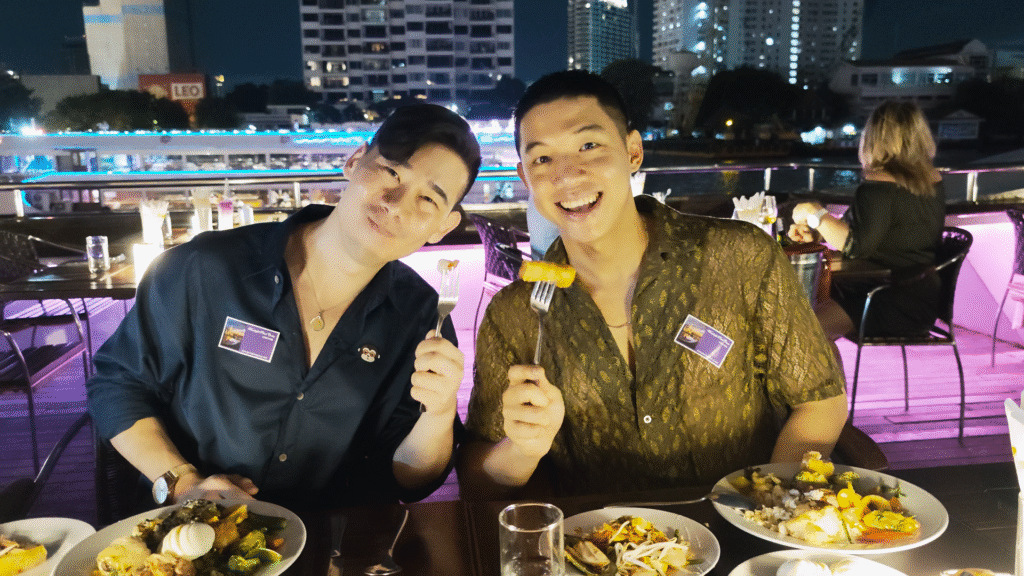 Dinner with friends - Bangkok Dinner Cruise for a Memorable Birthday - Leo Trails