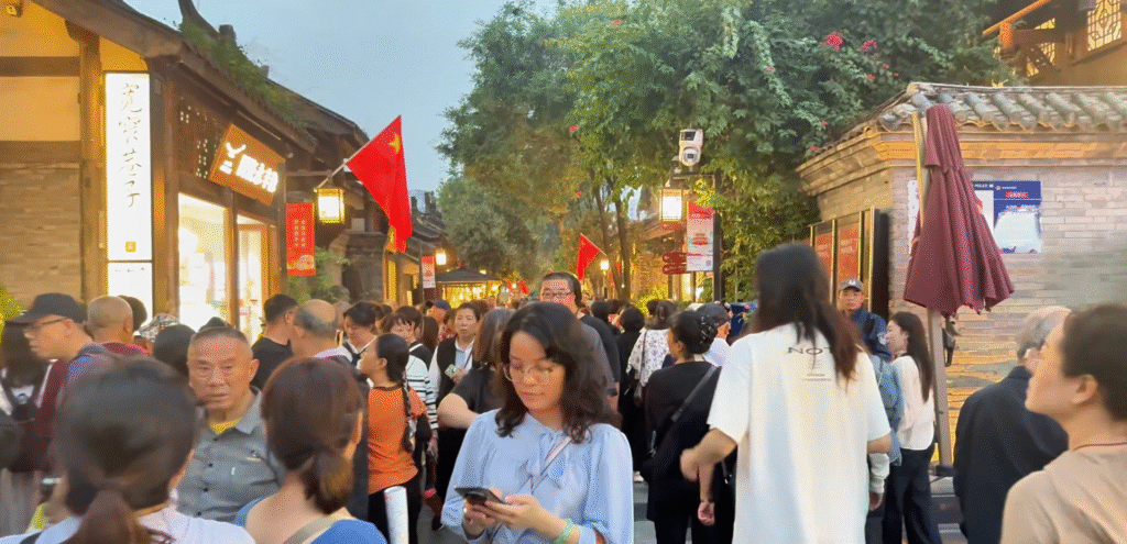 Crowds at Kuanzhai Alley - Chengdu Top 9 Must-Visit Spots - Leo Trails