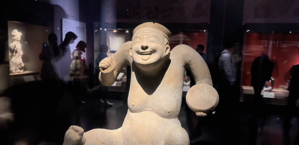 Comedian sculpture - Chengdu Top 9 Must-Visit Spots - Leo Trails