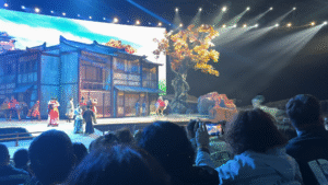 People there longing for home - The Camel Bell Legend Show in Xi'an - Leo Trails