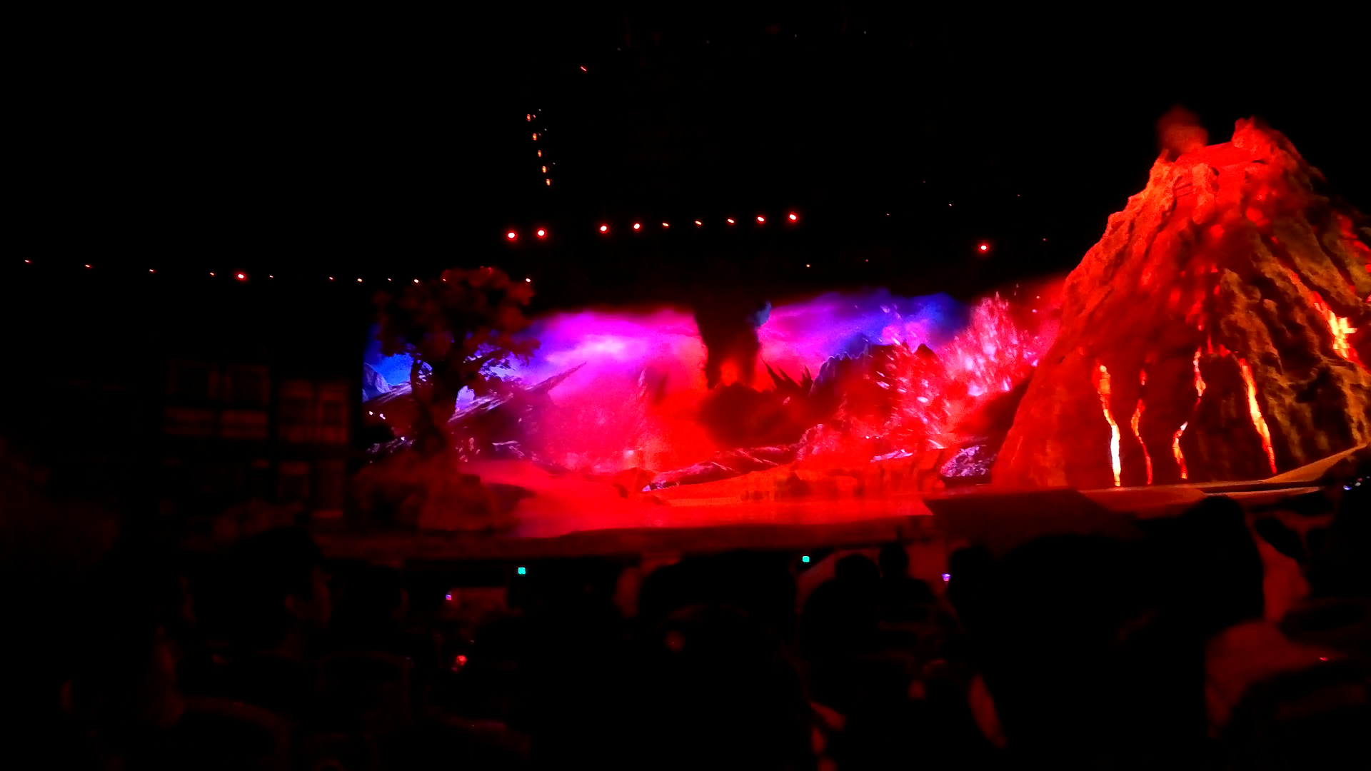 Real Fire blazing on stage - The Camel Bell Legend Show in Xi'an - Leo Trails