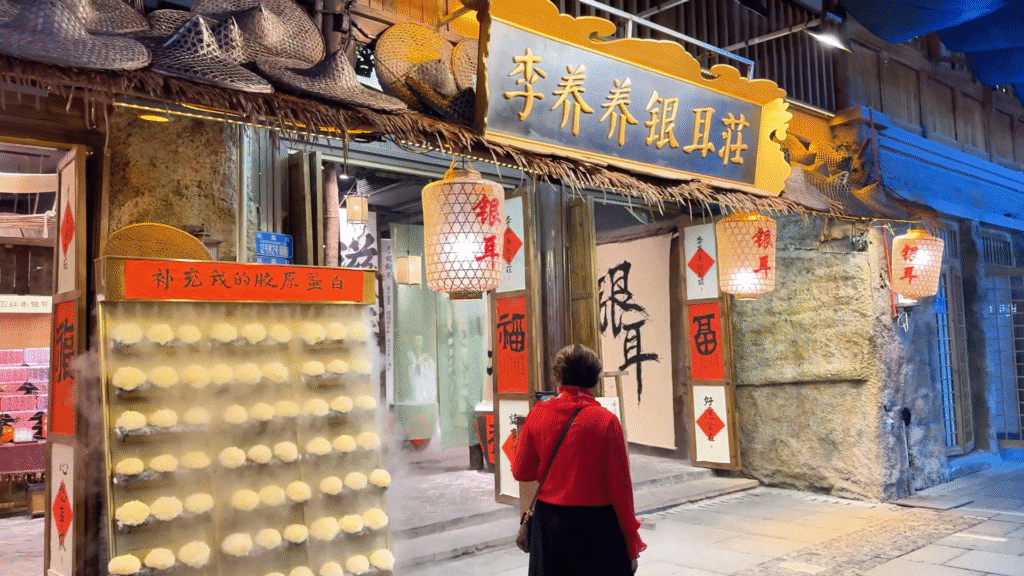 Traditional Shophouses at Shíbātī (十八梯)- Ultimate Chongqing Itinerary: 7 Top Attractions - Leo Trails