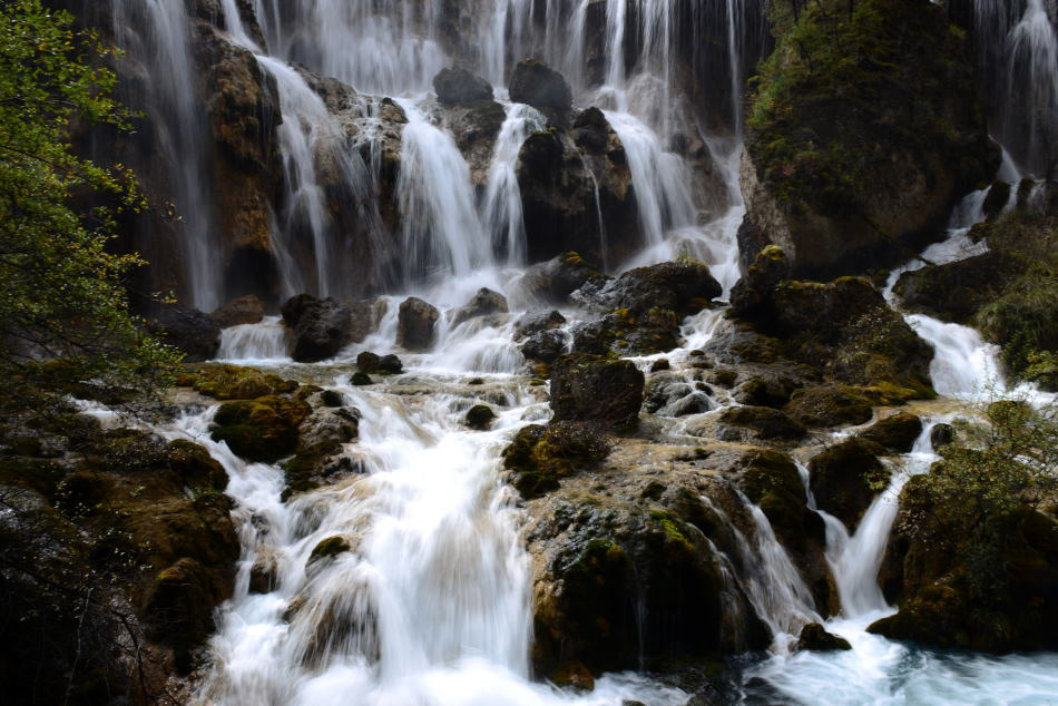Pearl Shoal Waterfall - Jiuzhaigou Travel Guide: Magical Valley - Leo Trails