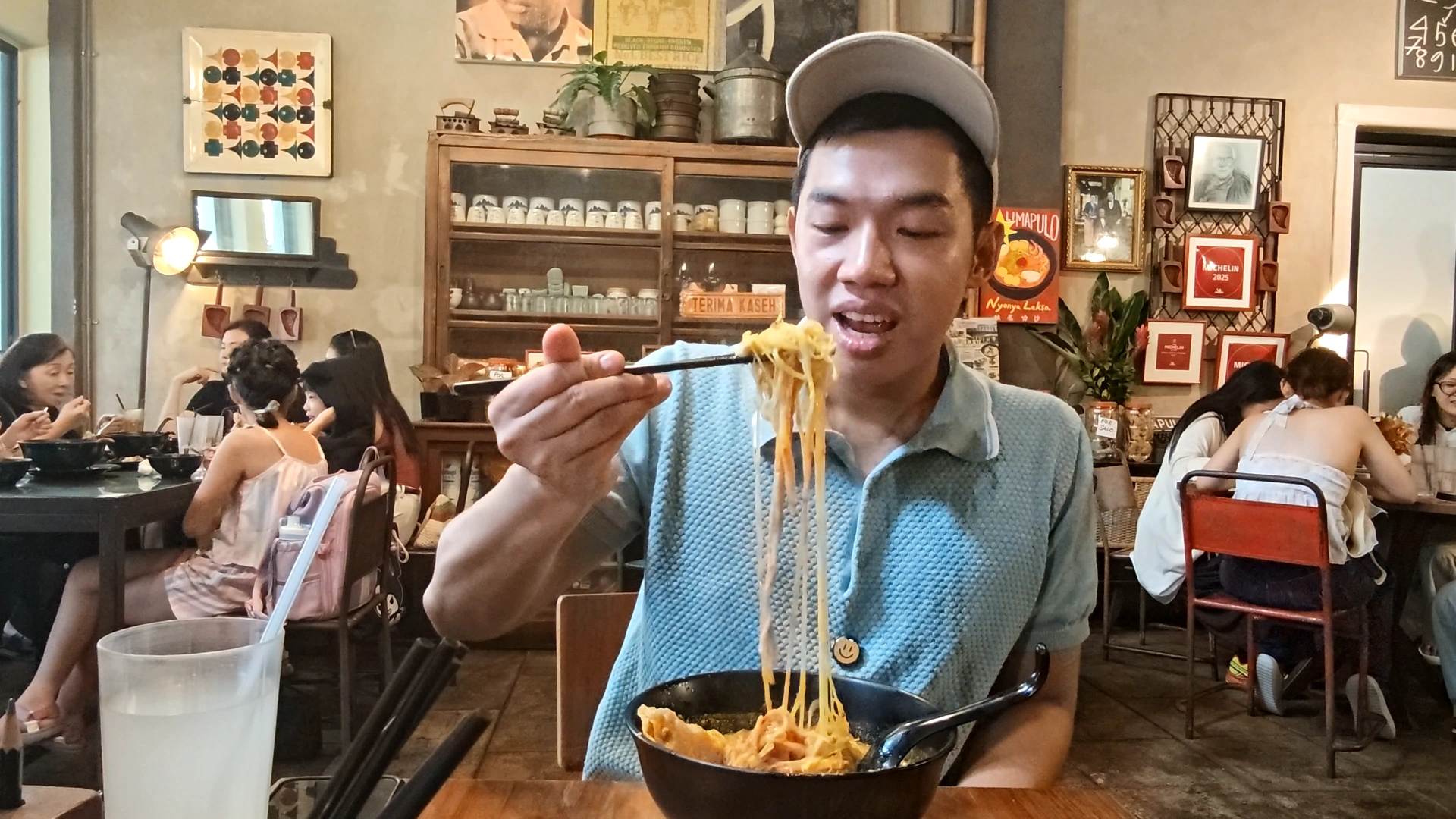 I am about to eat the laksa here - Try KL Dishes That Locals Love - leo trails
