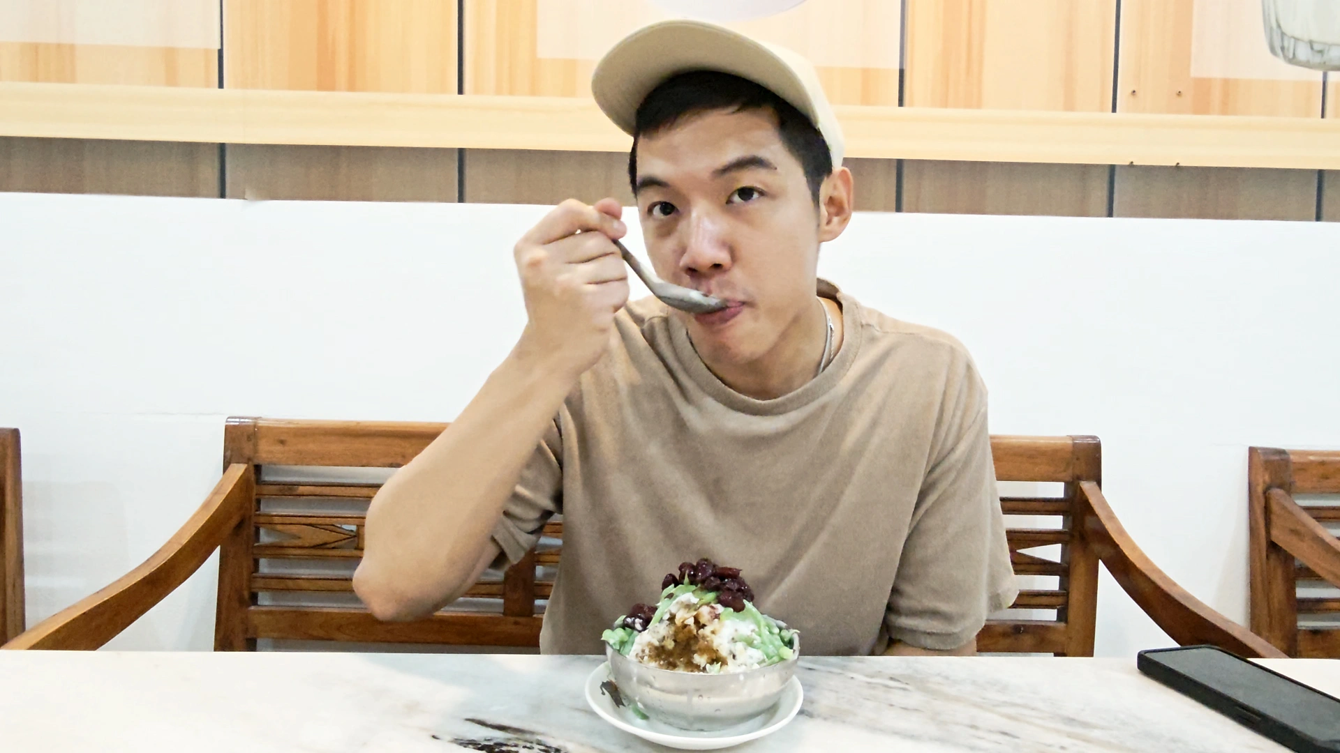 Me eating es cendol here - Try KL Dishes That Locals Love - leo trails