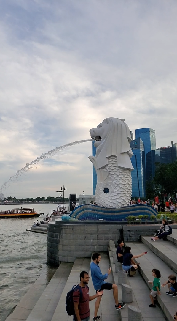 Merlion Statue - How to Enjoy Singapore Without Breaking the Bank - Leo Trails