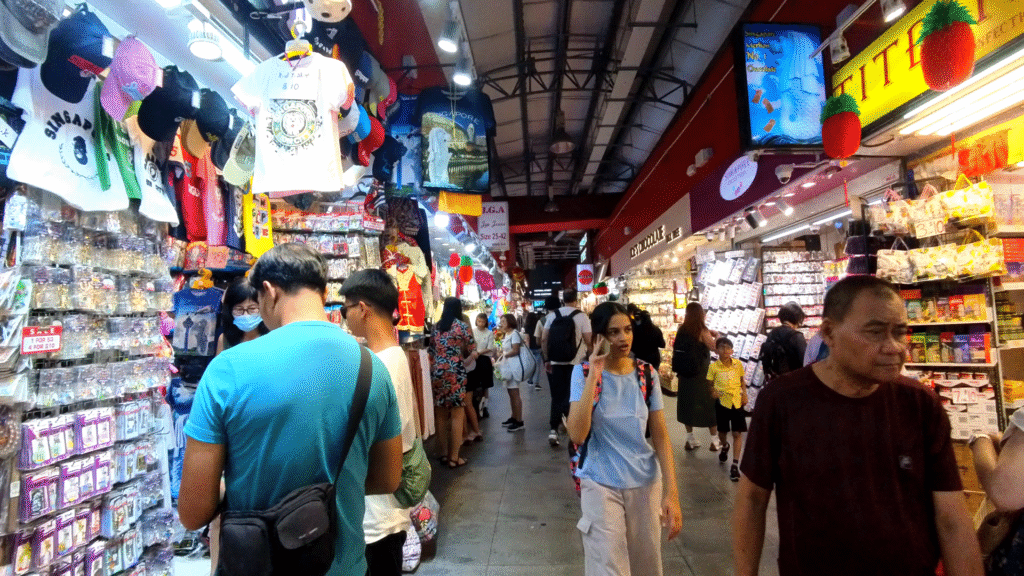 Bugis - How to Enjoy Singapore Without Breaking the Bank - Leo Trails