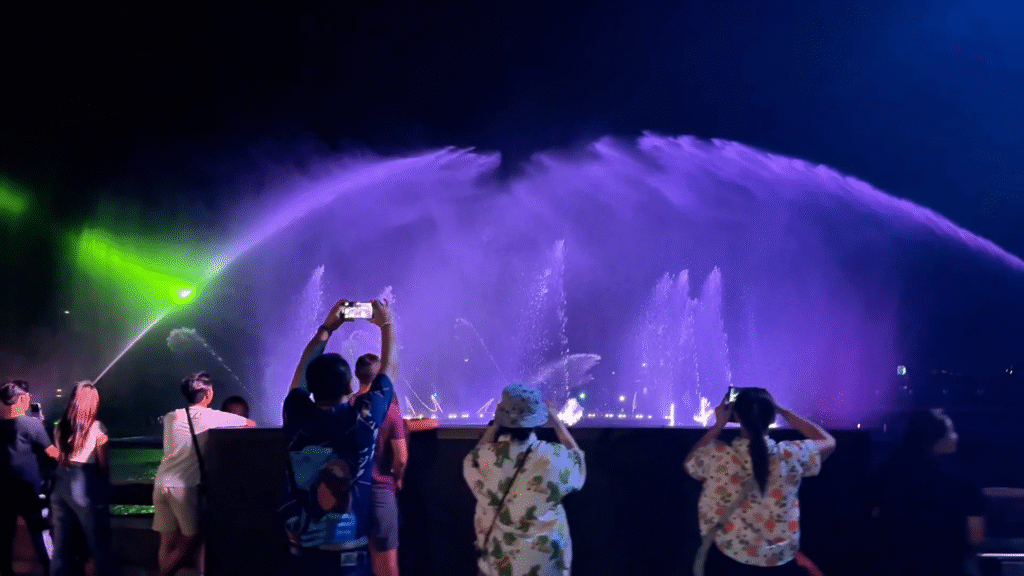 Water Fountain Show - The Best of Chiang Mai Night Safari at Night - Leo Trails