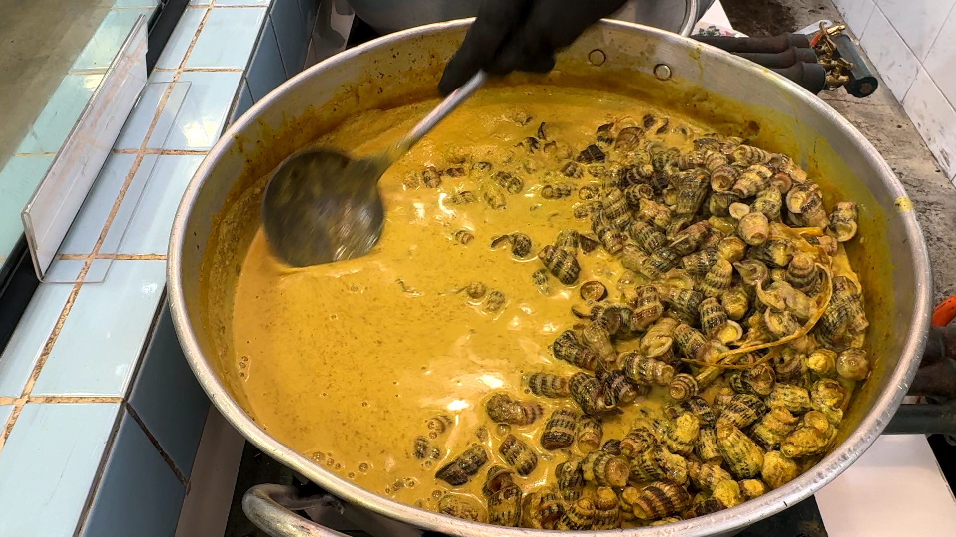 Snail Curry - 15 Must-Try KL Dishes That Locals Love - leo trails