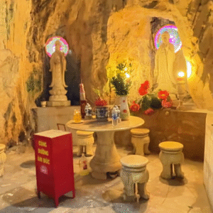 Buddha Avalokitesvara - The Ultimate Travel Guide to Da Nang - Leo Trails