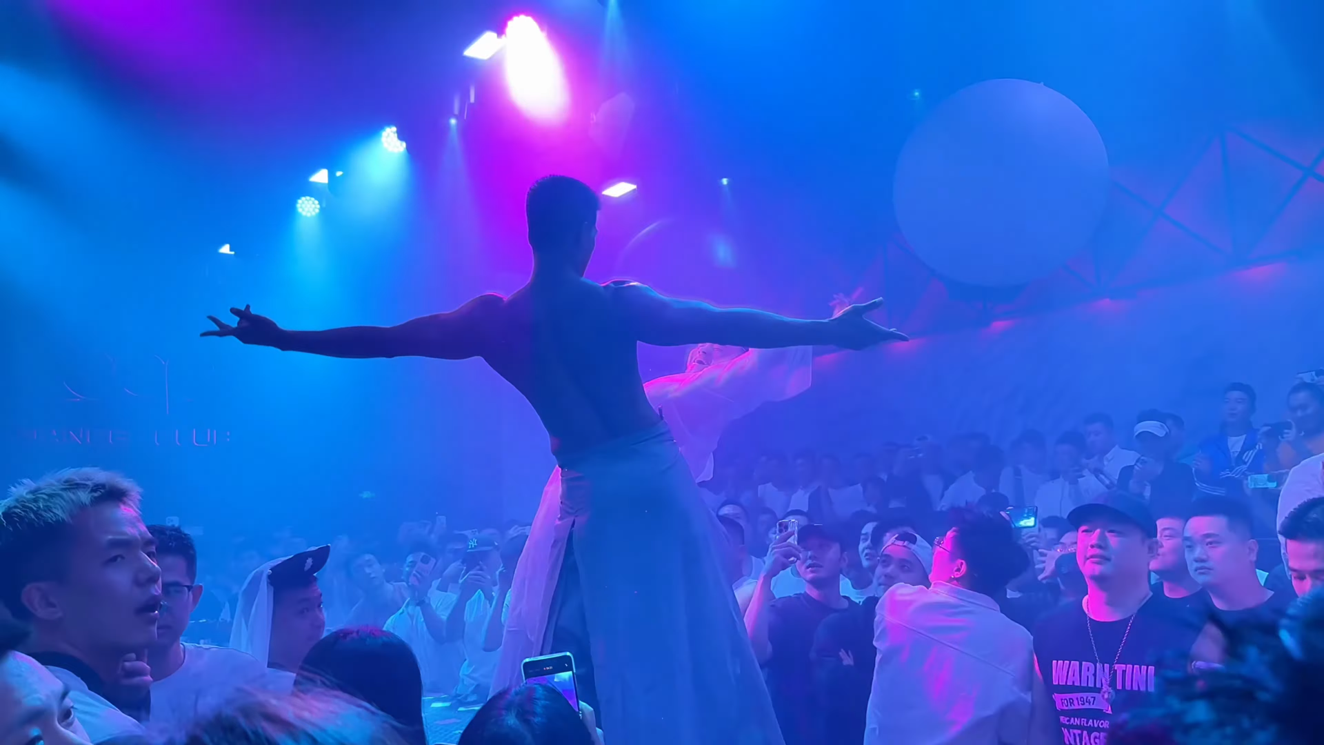 🌈 Discover LOOP Club: The Best Gay Club in Chongqing