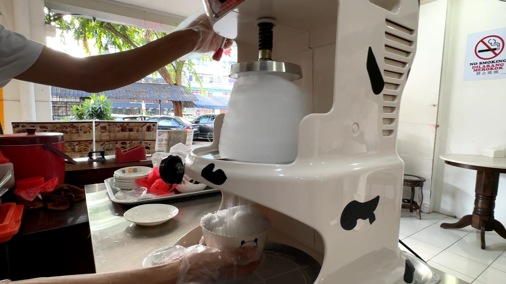 Shaved ice - Try KL Dishes That Locals Love - leo trails