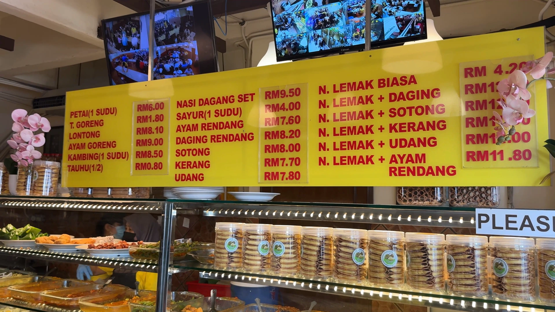 The menuboard in village park restaurant -Try KL Dishes That Locals Love - leo trails
