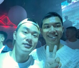 Just me and my friend - Discover LOOP Club: The Best  Gay Club in Chongqing - Leo Trails