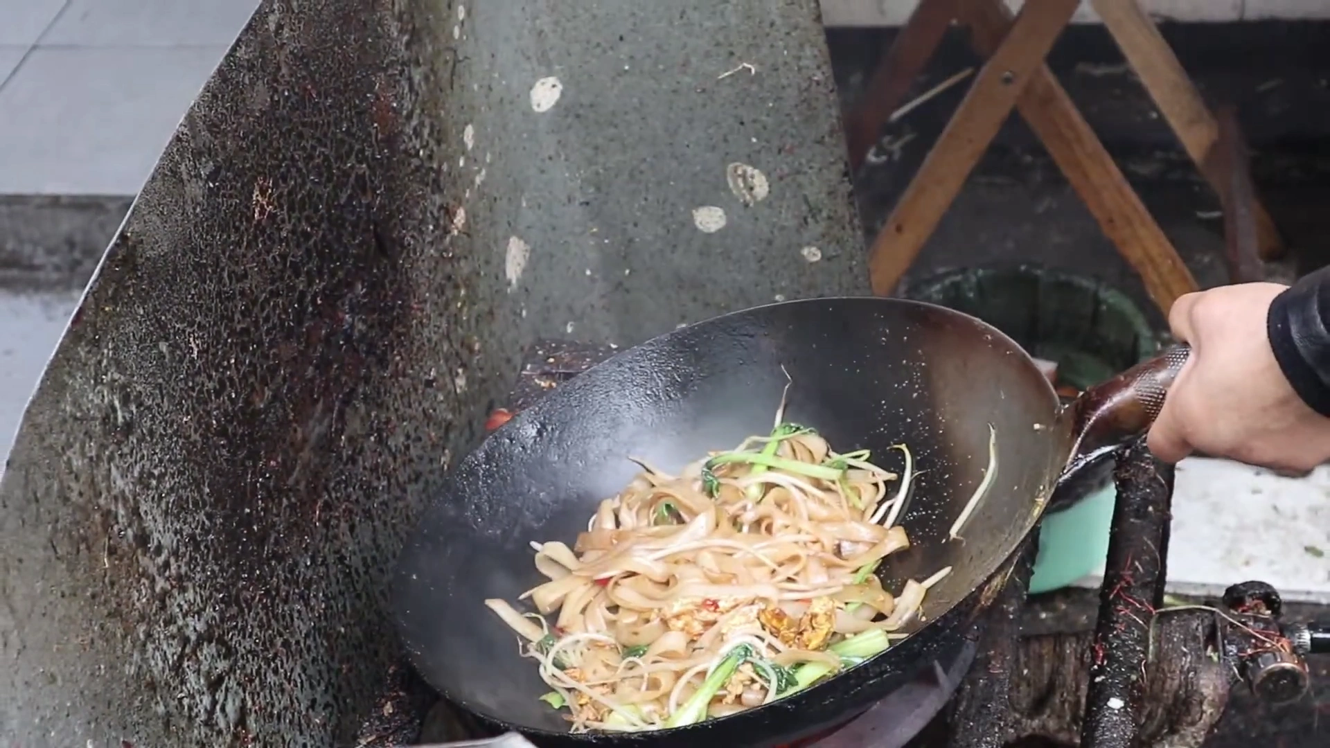 Wok Hei Stir Fried Char Kway Teoy -Try KL Dishes That Locals Love - leo trails