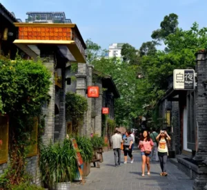 Narrow Alley - Kuan Zhai Alley Chengdu: What to Eat Here - Leo Trails