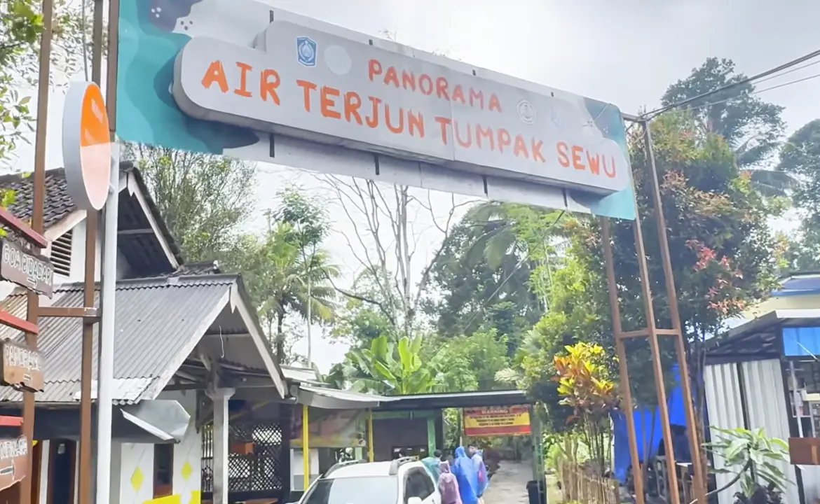 Tumpak Sewu Waterfall Entrance - Tumpak Sewu Waterfall: A Must-Visit for Any Adventure Lover - Leo Trails