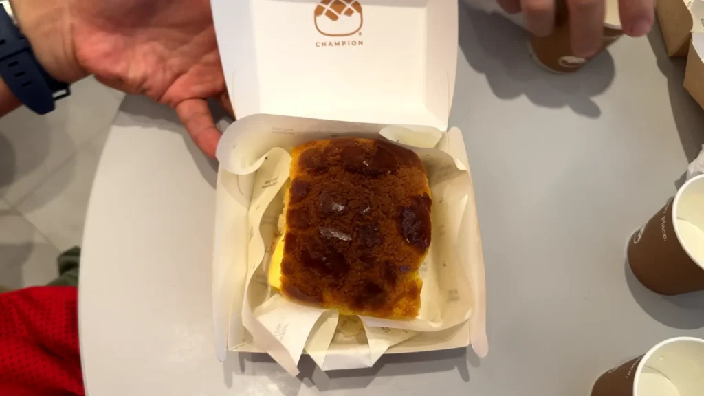 Classic Bolo Bun - Champion Bolo Bun in Chinatown Singapore Worth the Wait - Leotrails