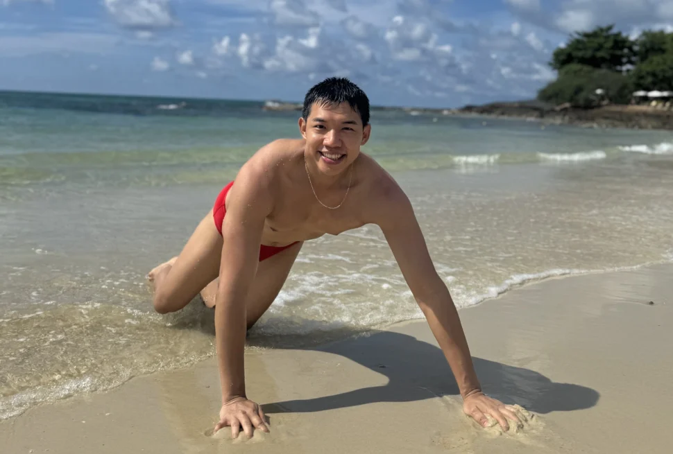 Leo at Koh Samet - Your Easy Guide to Koh Samet from Bangkok (Bus, Boat & Tips) - Leotrails