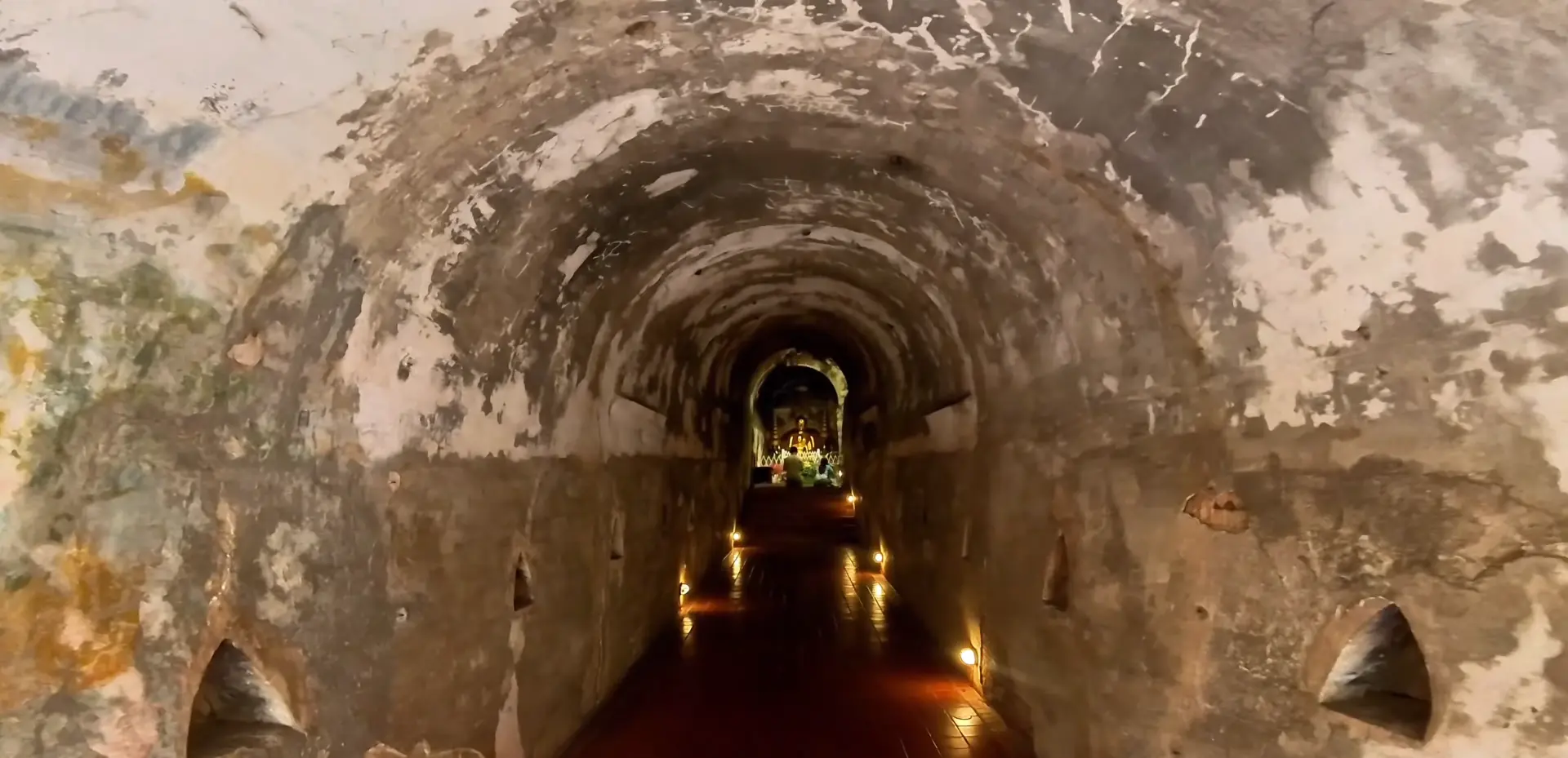 Wat Umong Tunnels - Temples in Chiang Mai You Should Not Miss - Leotrails