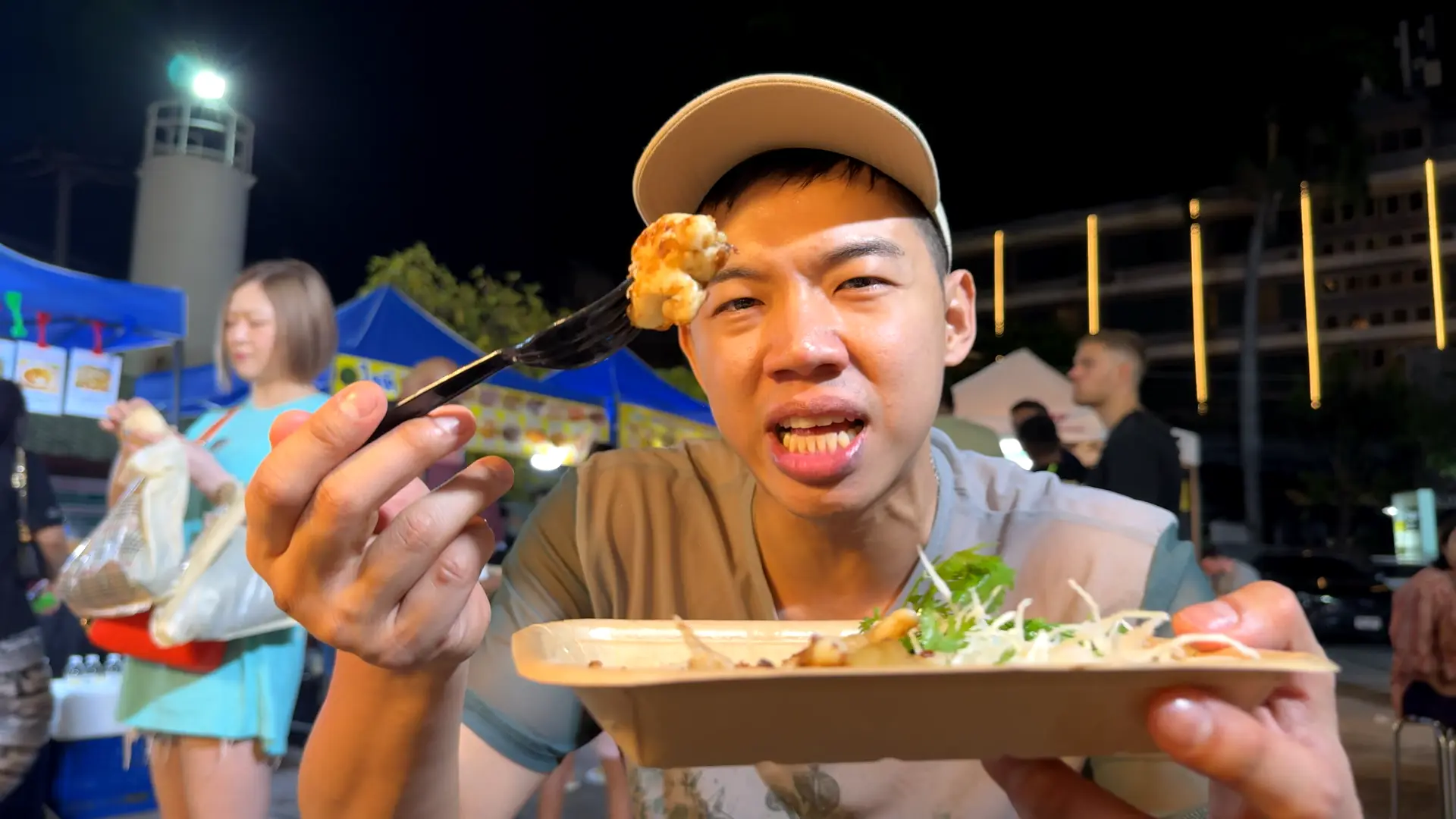 🛍️ Chiang Mai Sunday Night Market: What to do here