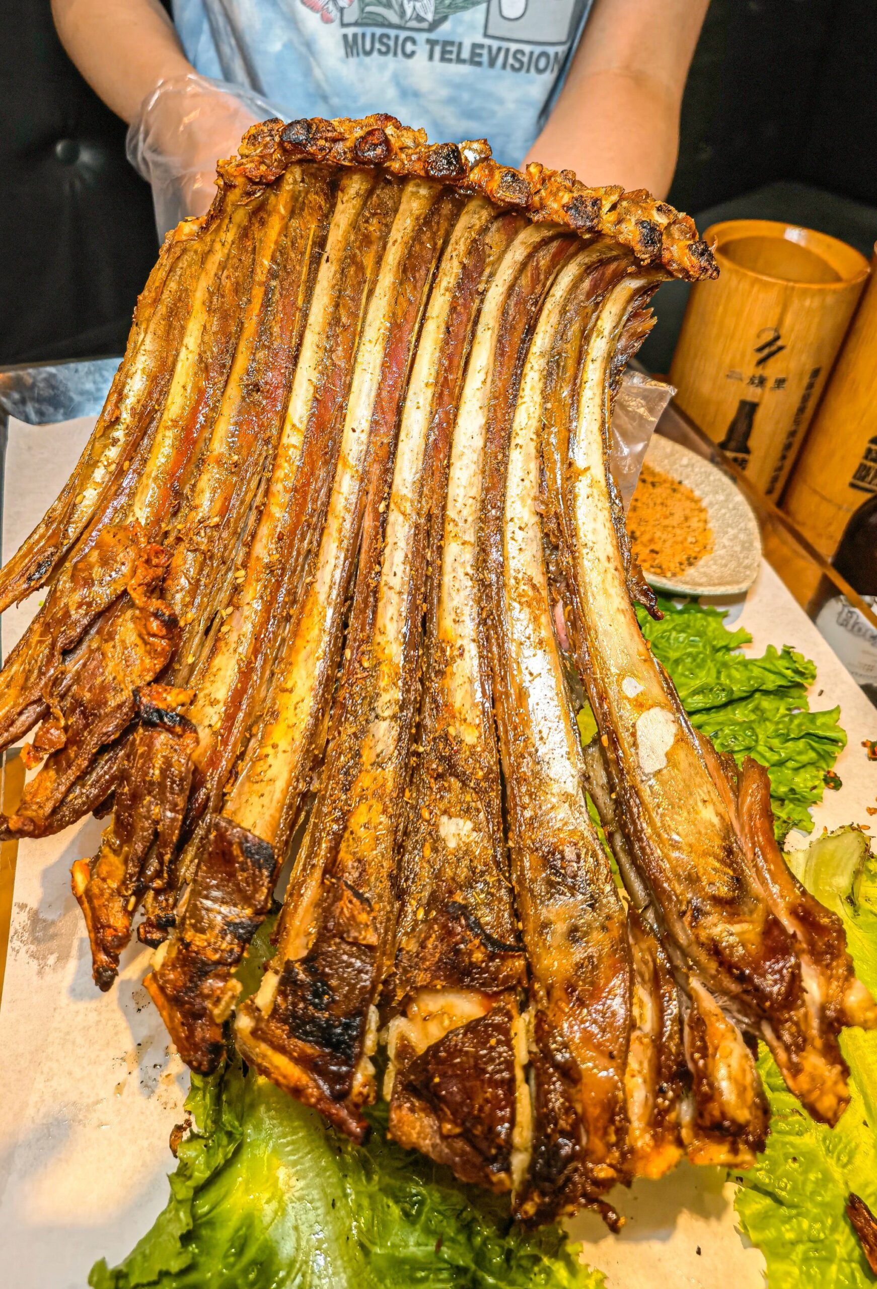 Grilled Lamb Chops - Discover one of the Smoky Grilled Lamb Chops in Beijing - Leotrails