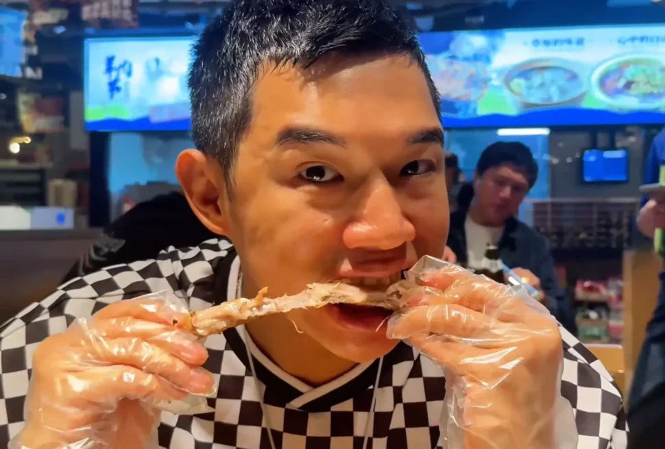 Discover one of the Smoky Grilled Lamb Chops in Beijing - Leotrails