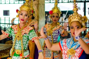 Traditional Thai Dancers - Erawan Shrine Bangkok: A Guide on How to Pray - Leotrails