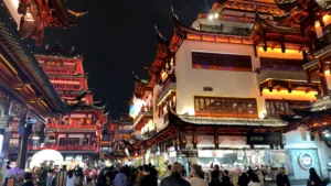 Yu Garden Mall Complex - The Ultimate Shanghai Bucket List: 9 Must-Do Experiences 🌟 - Leotrails