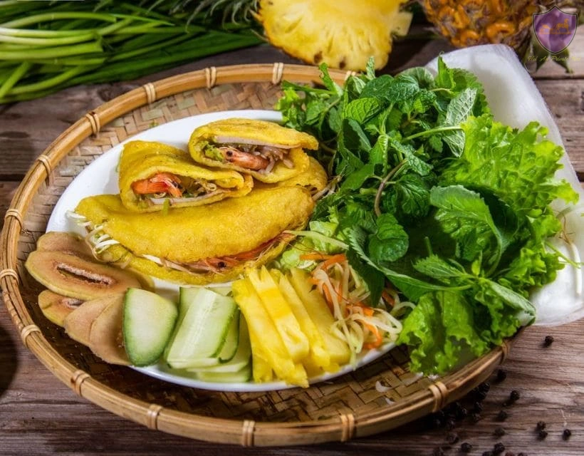Ban Khoai - What to Eat in Hue: Best Dishes at Madam Thu 🍽️ - Leotrails
