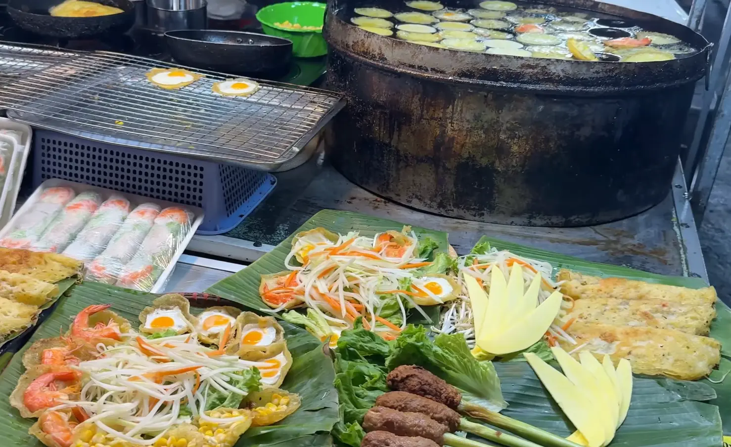 Banh Can - Son Tra Night Market Da Nang: Food & Things to Do - Leotrails