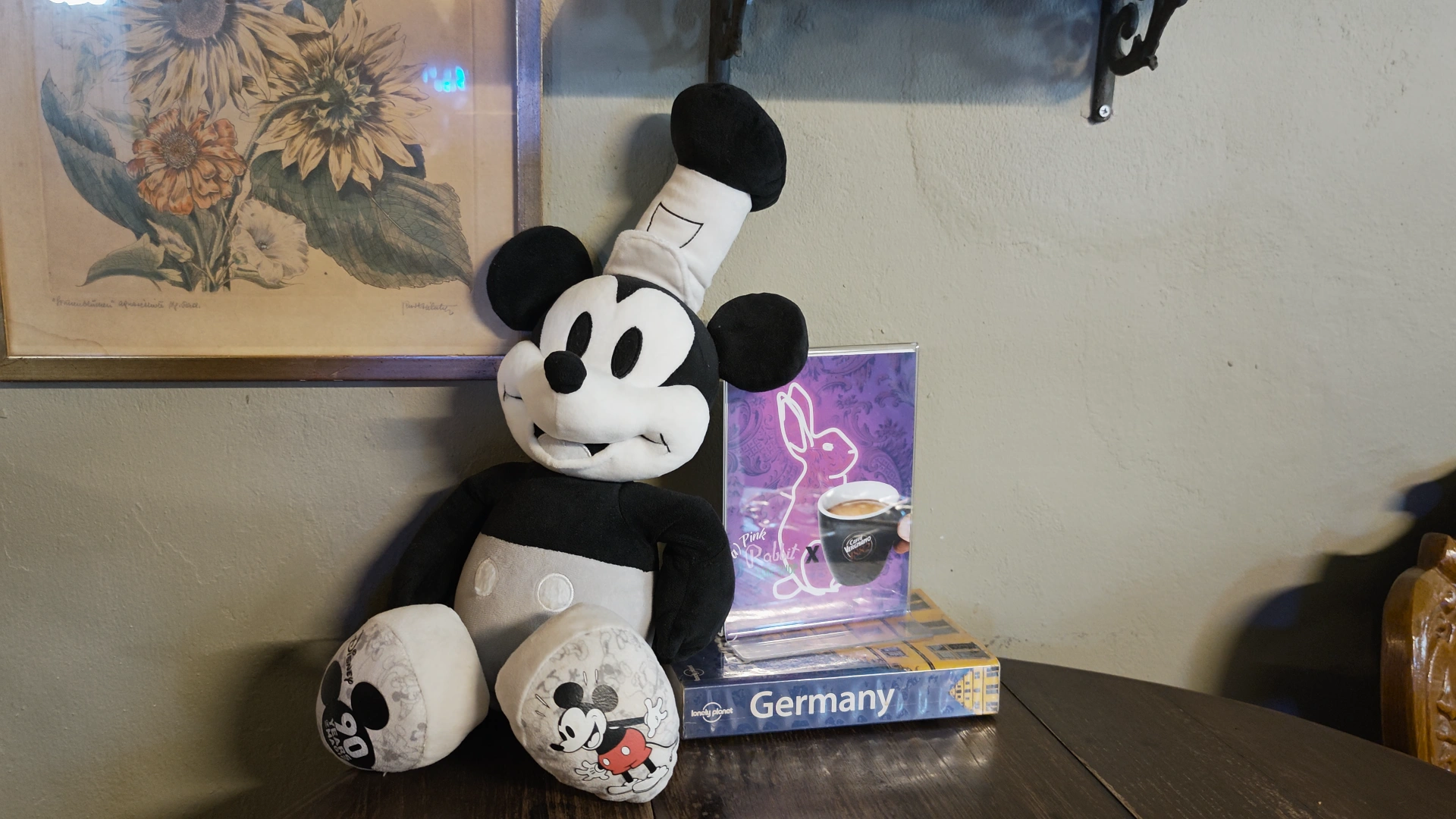 Mickey - Song Wat Bangkok: How to Spend a Day Here 🏠 - Leotrails