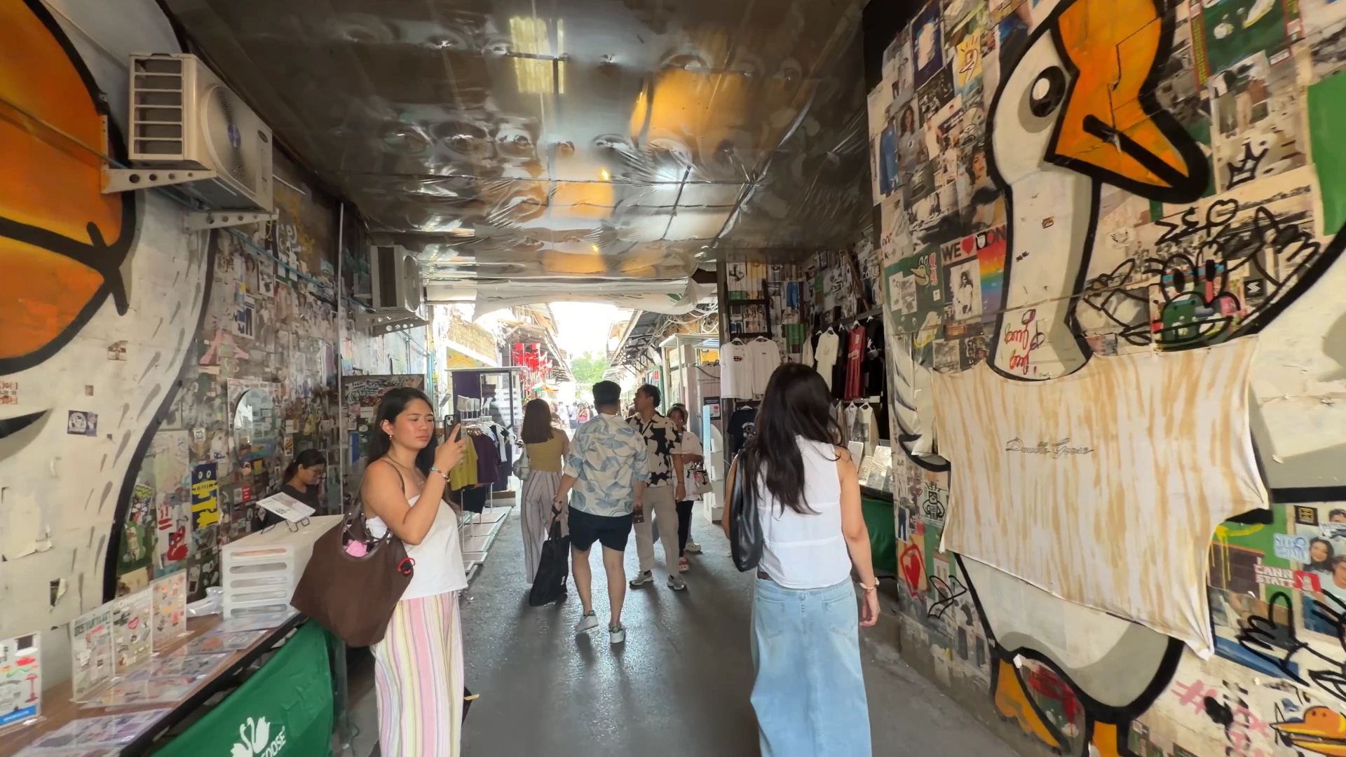 Song Wat Alley - Song Wat Bangkok: How to Spend a Day Here 🏠 - Leotrails