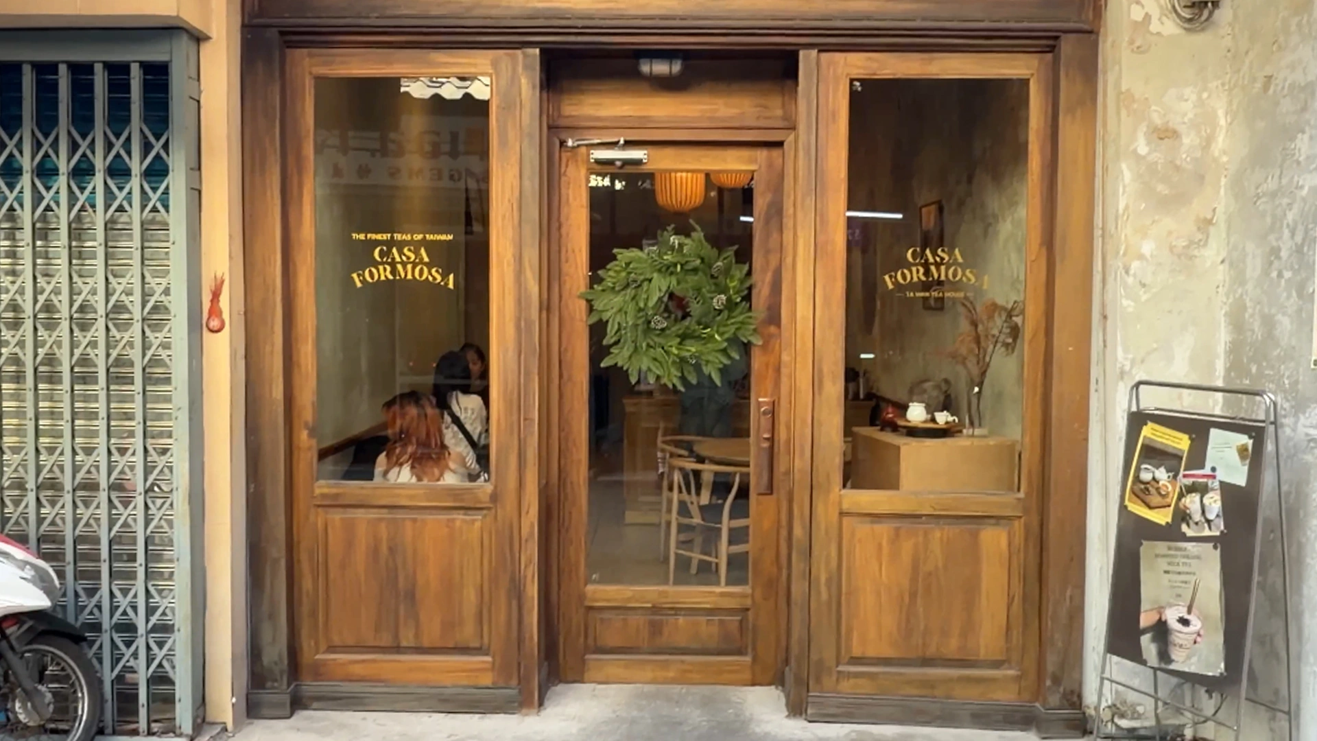 Casa Formosa Cafe - Song Wat Bangkok: How to Spend a Day Here 🏠 - Leotrails
