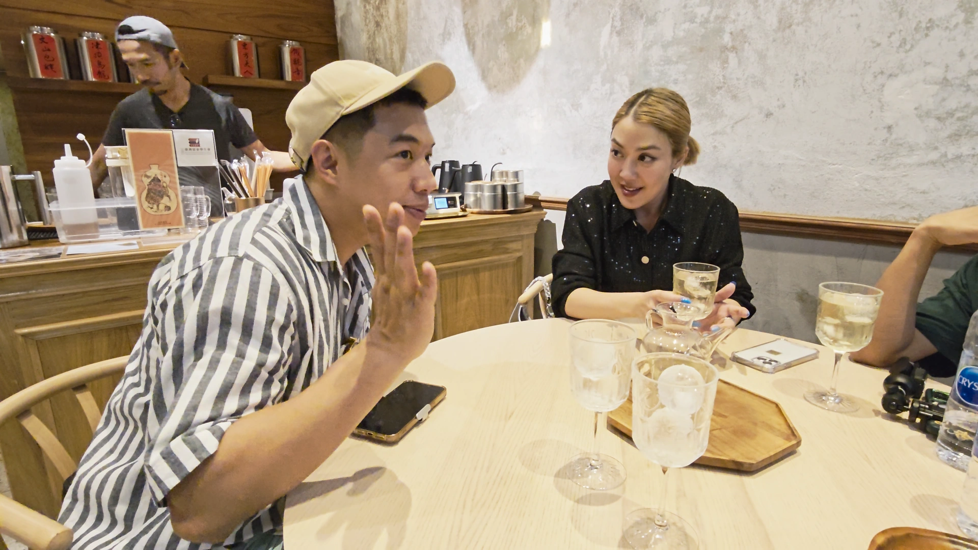 Me and Art - Song Wat Bangkok: How to Spend a Day Here 🏠 - Leotrails