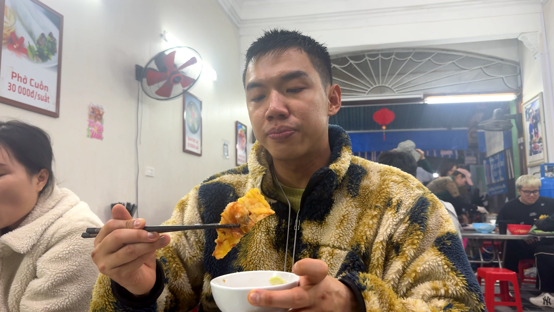 I am about to eat the Bánh Tôm - What to Eat in Haiphong: Amazing Local Food Experience😋 - Leotrails