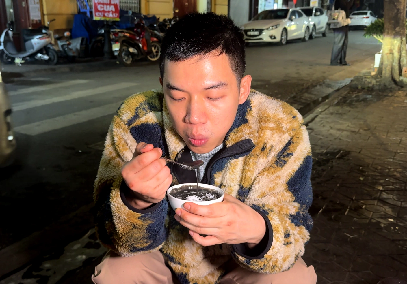 What to Eat in Haiphong: Amazing Local Food Experience😋