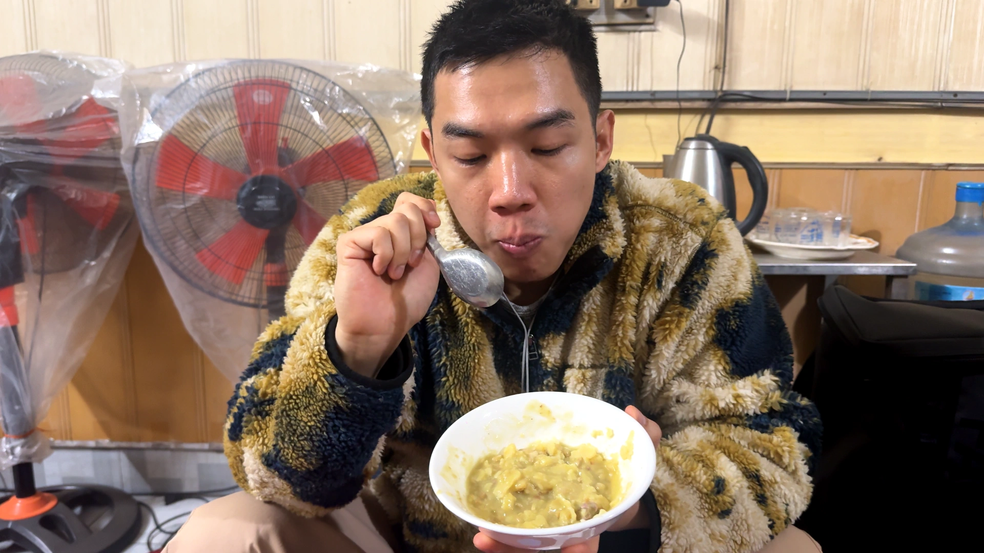 I am tasting the Cháo Khoai right now - What to Eat in Haiphong: Amazing Local Food Experience😋 - Leotrails