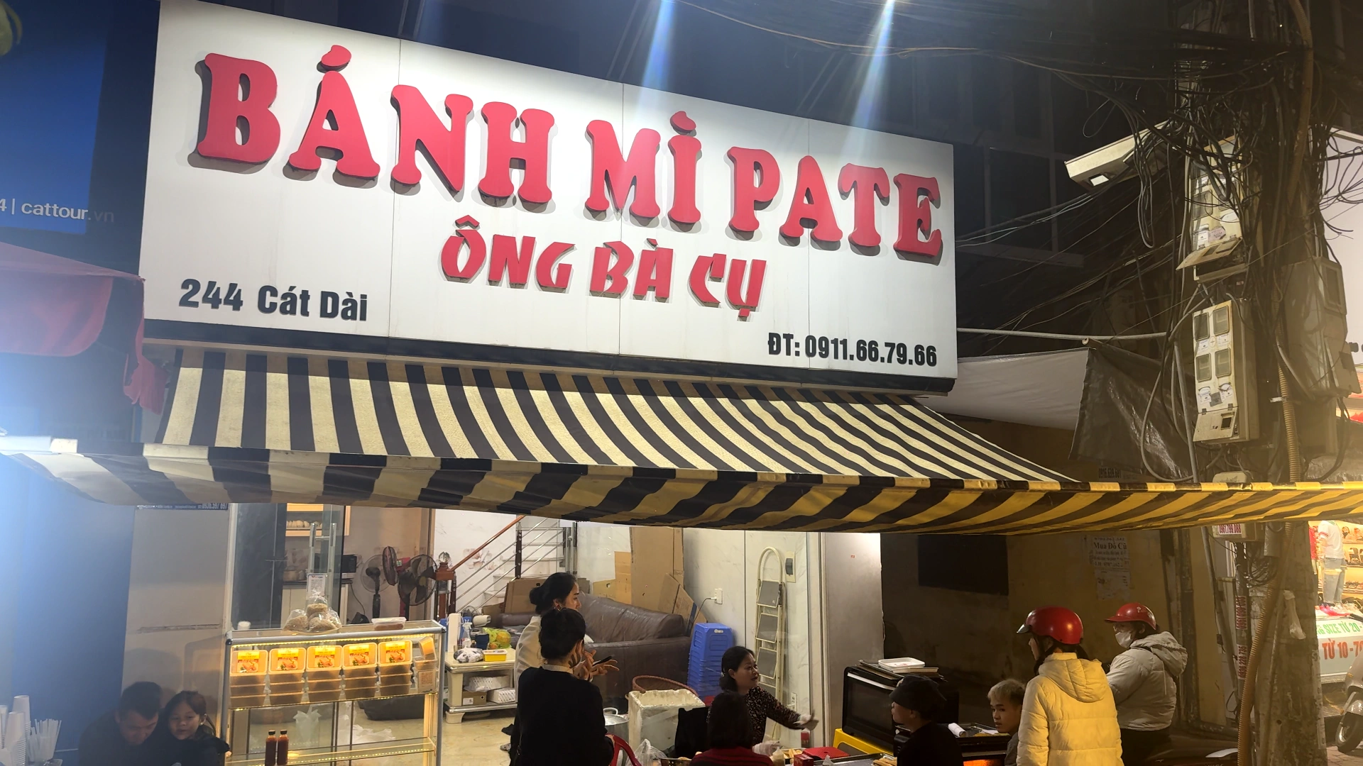 Tiệm Bánh Mì Ông Bà Cụ Restaurant - What to Eat in Haiphong: Amazing Local Food Experience😋 - Leotrails