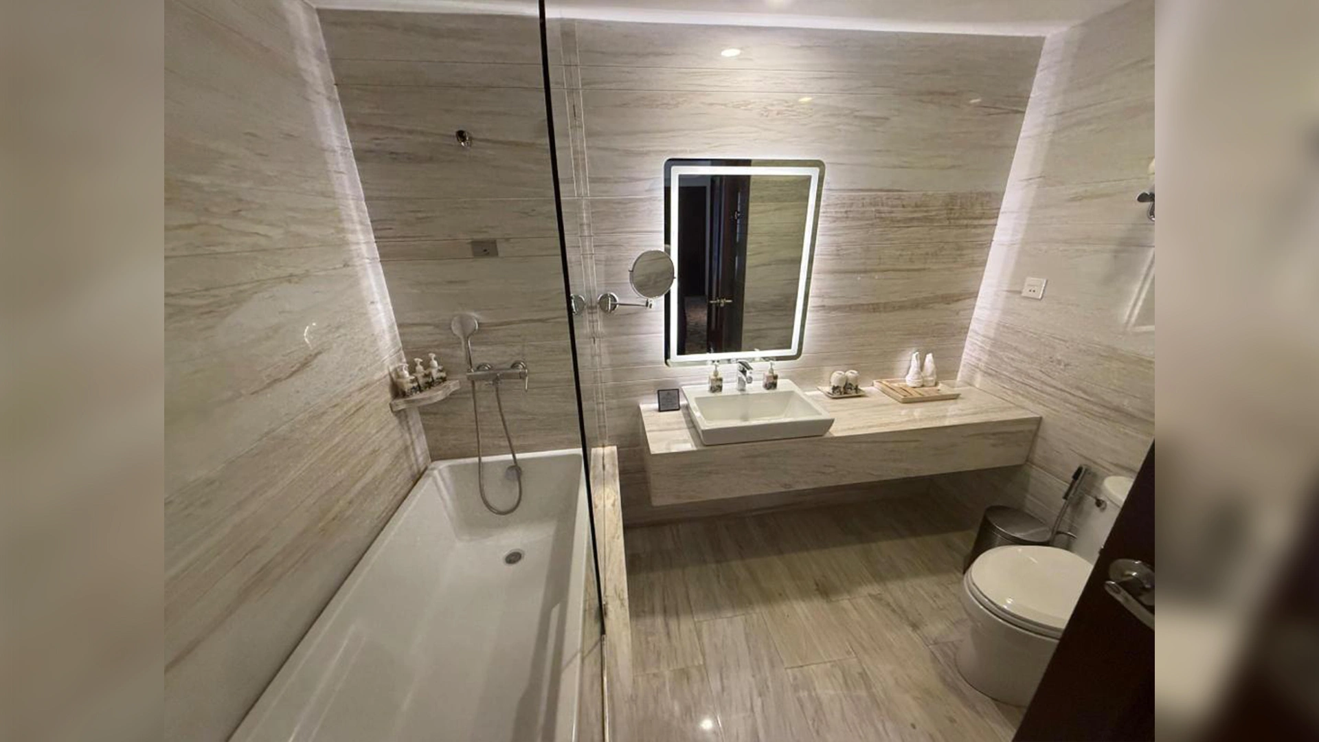 The Oriental Jade Hotel Bathroom View